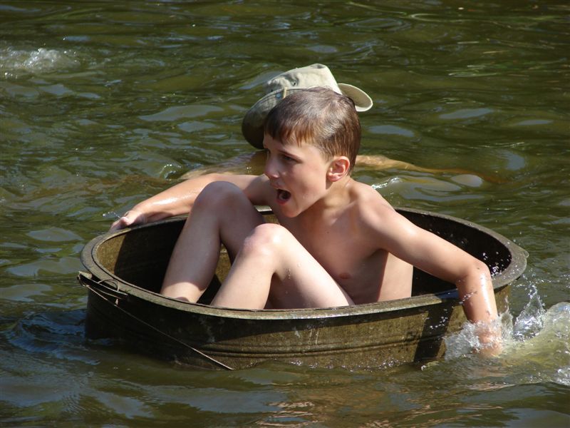 Natürlich wurde beim 12. Burgwitzer Teichfest auch der Teich "benutzt"