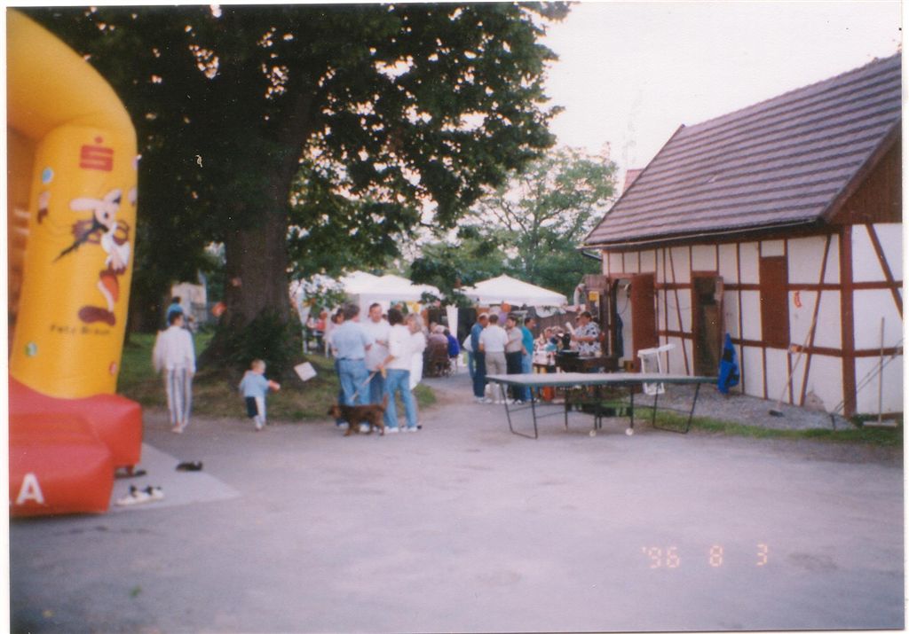 Feier auf dem Platz under der Linde.