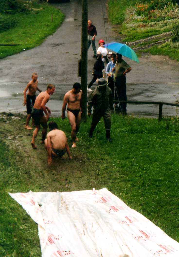 Und auch am einsetzenden Regen störte sich kaum jemand. Bild von Familie Richter