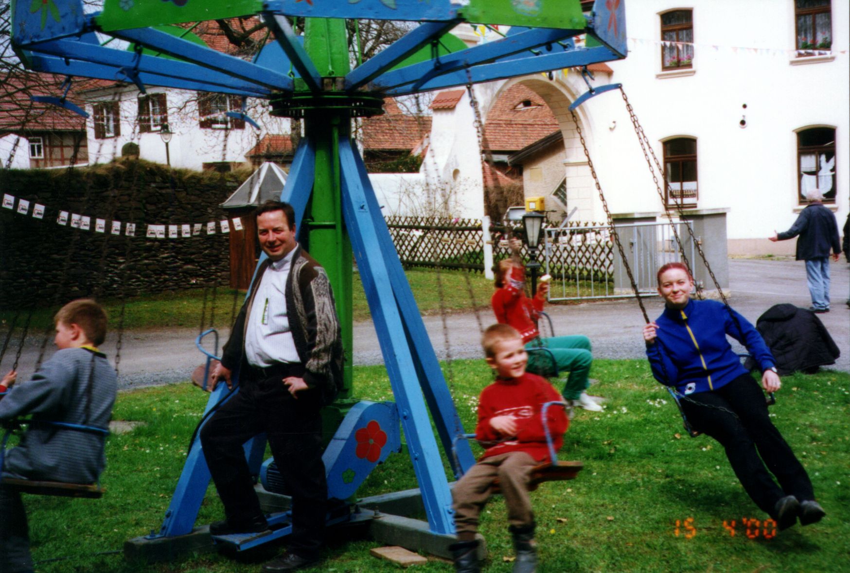 Das Kinderkarusell war stets von den kleinen wie auch größeren Gästen umlagert.